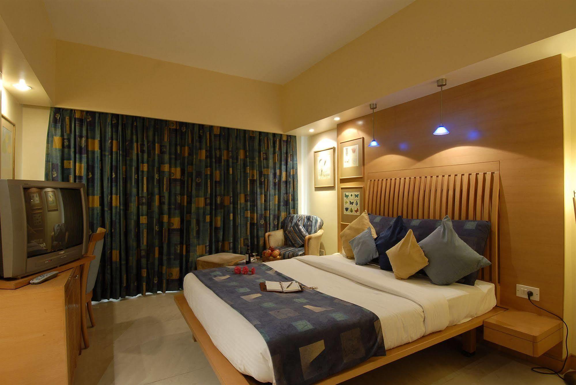 Treebo Regency - Bund Garden, Dhole Patil Road Hotel Pune Exterior photo